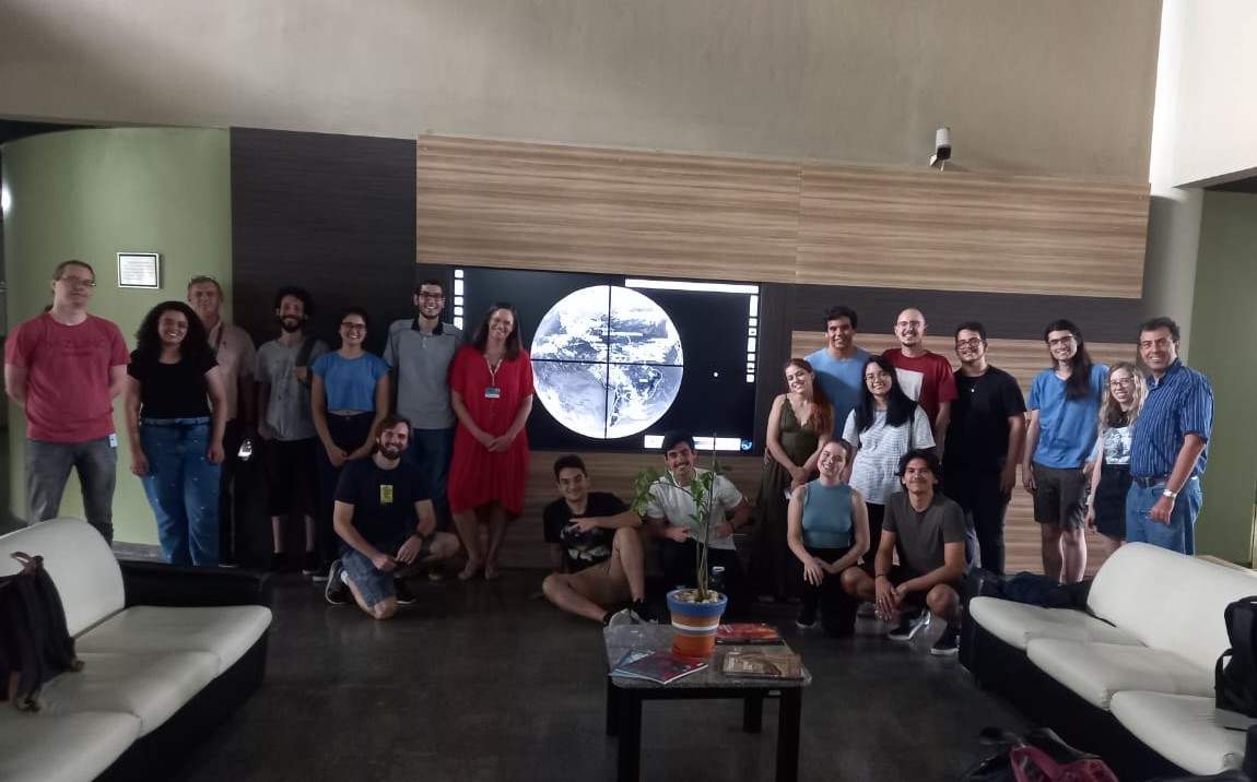 Visita de alunos "Meteorologia por Satélite"