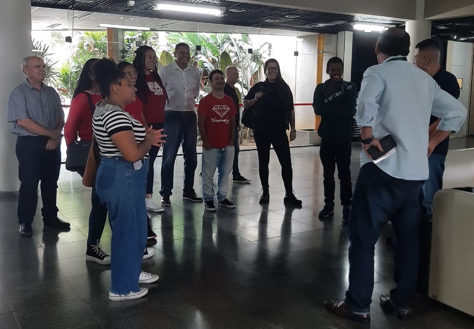 Visita dos alunos da Fatec de Cruzeiro-SP