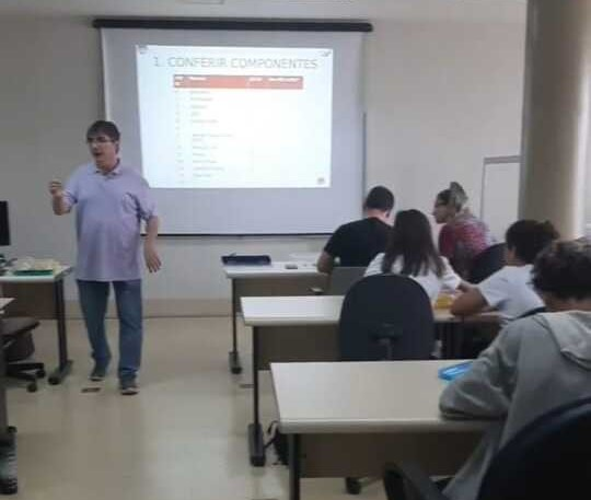Oficina de CubSat e Engenharia Espacial no Laboratório de Instrumentação Meteorológica e Científica do CPTEC/INPE