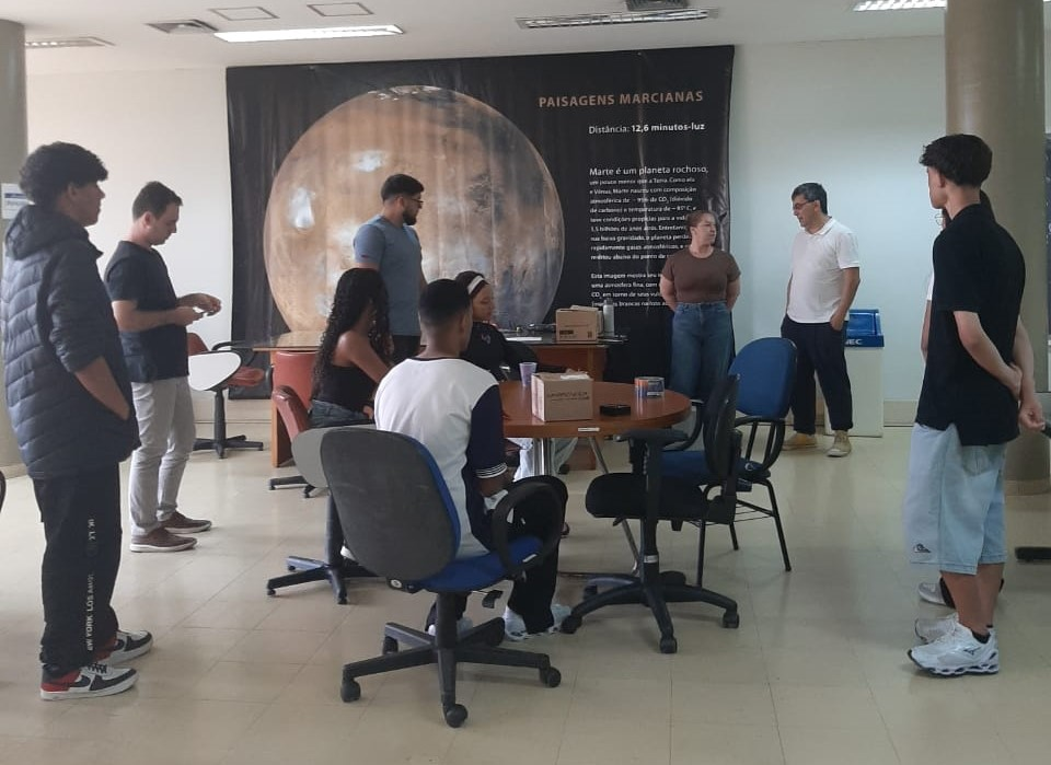 E.E. Regina Pompéia Pinto visita o CPTEC/INPE de Cachoeira Paulista-SP