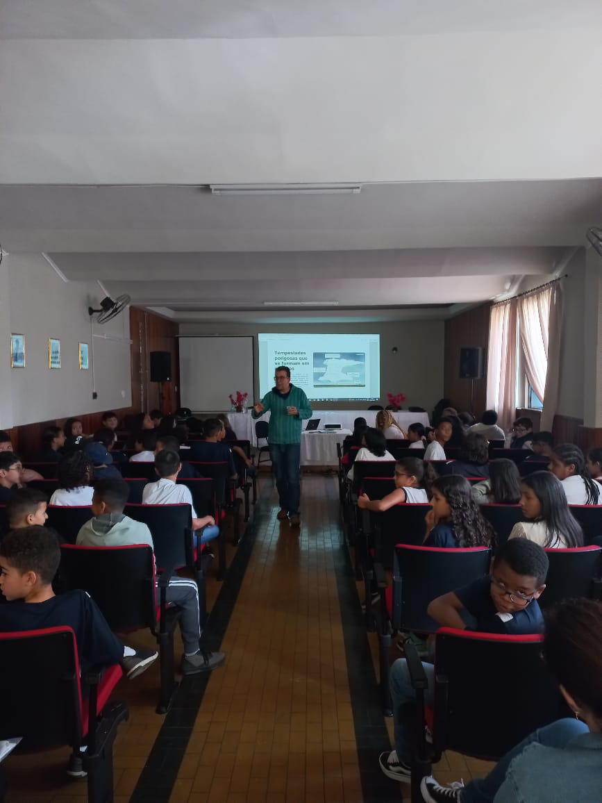 Visita a Escola EE Ruth Martins Almeida em Caxambu - MG