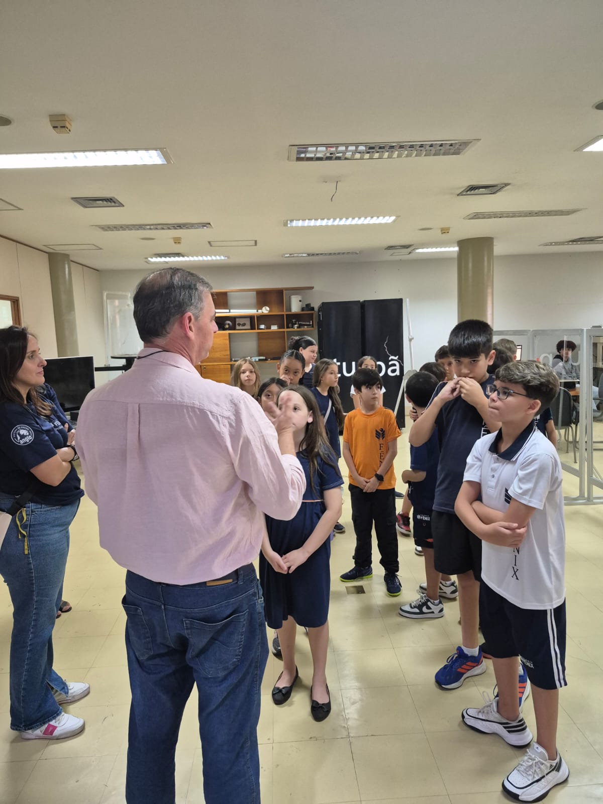 Visita dos alunos do 4°ano do colégio Fênix da cidade de Guaratinguetá-SP