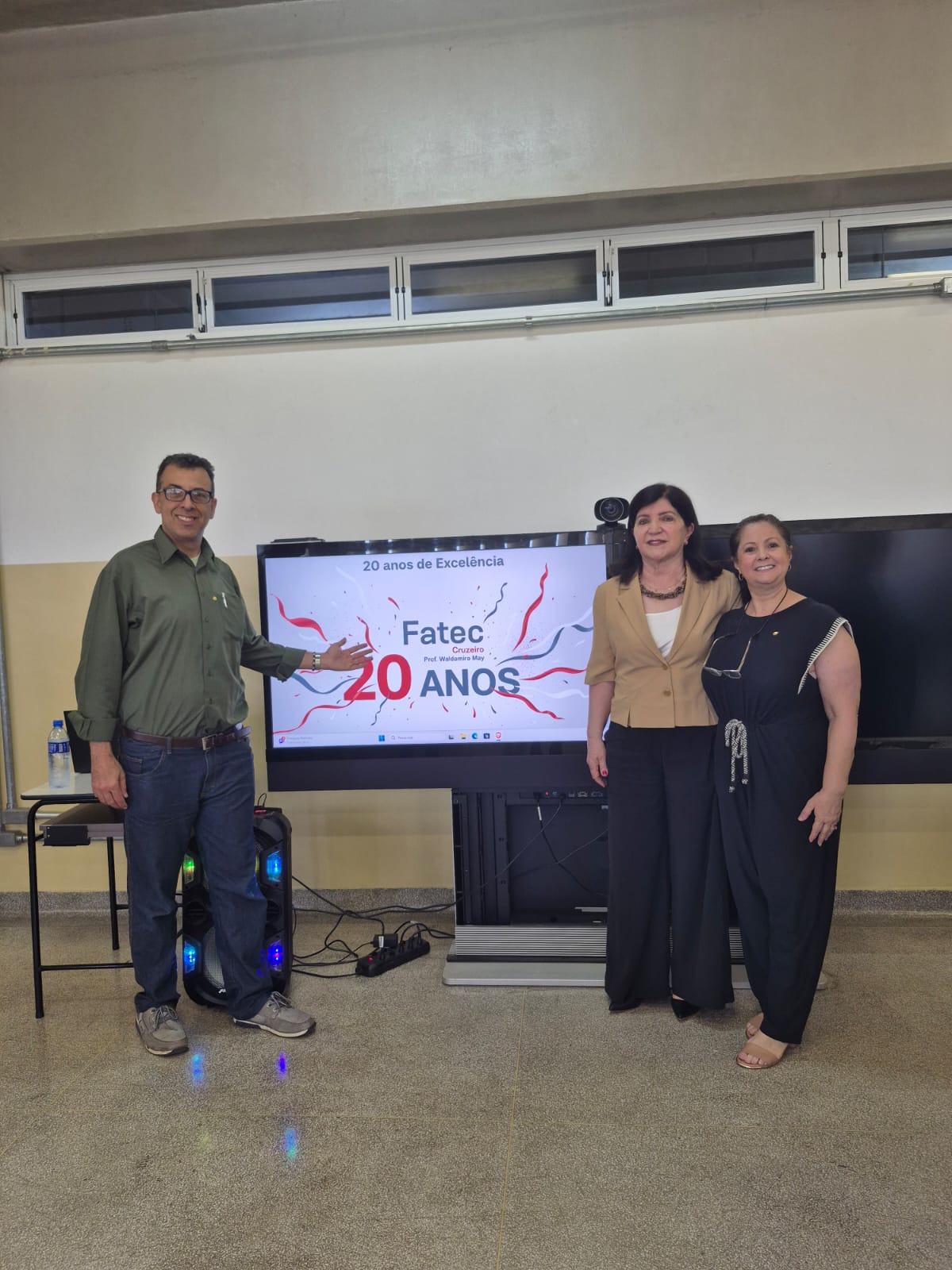 Visita em comemoração ao aniversário da Fatec Cruzerio - sp