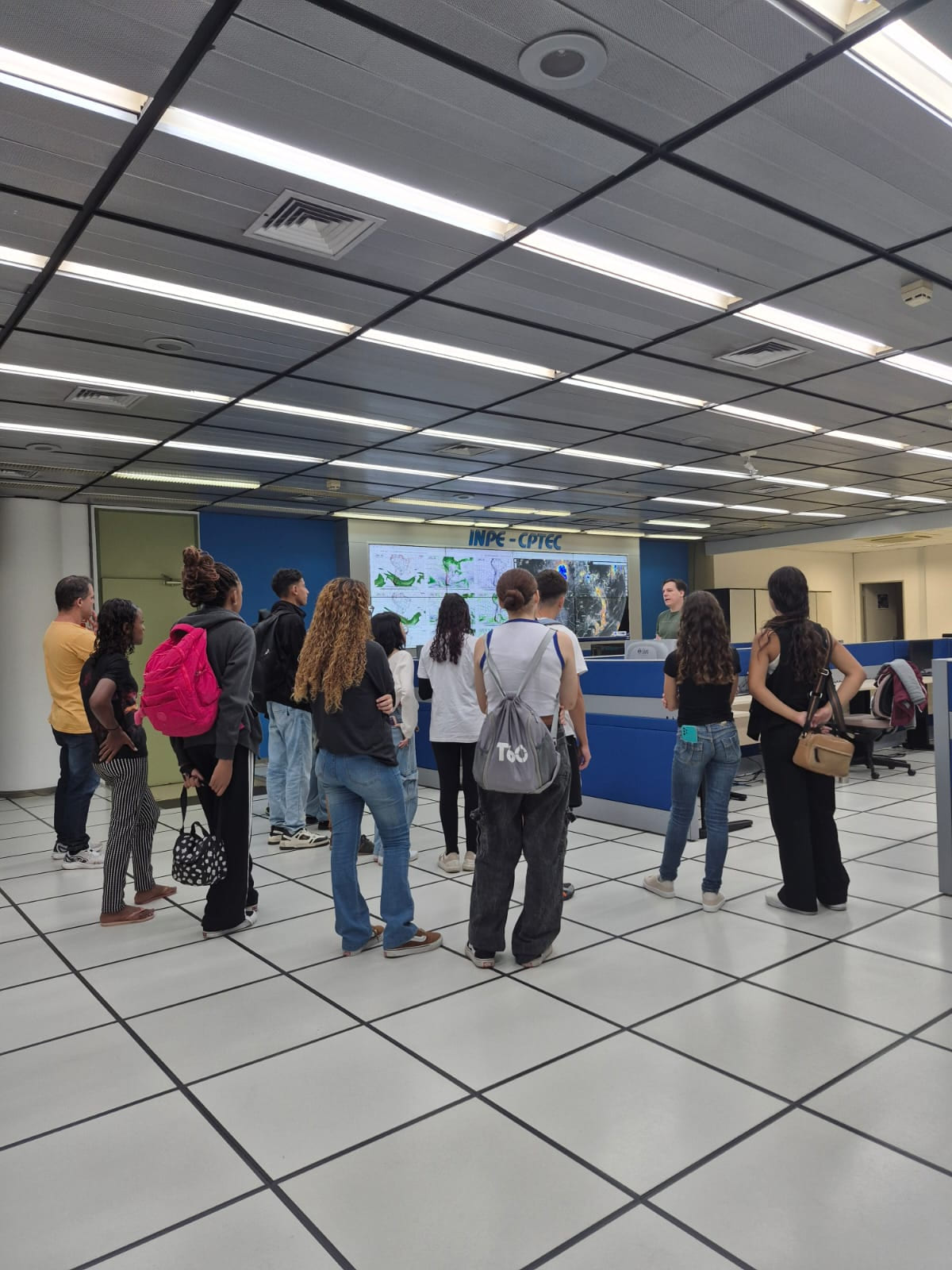 Visita EE Regina Bartelega da cidade  de Lorena-SP