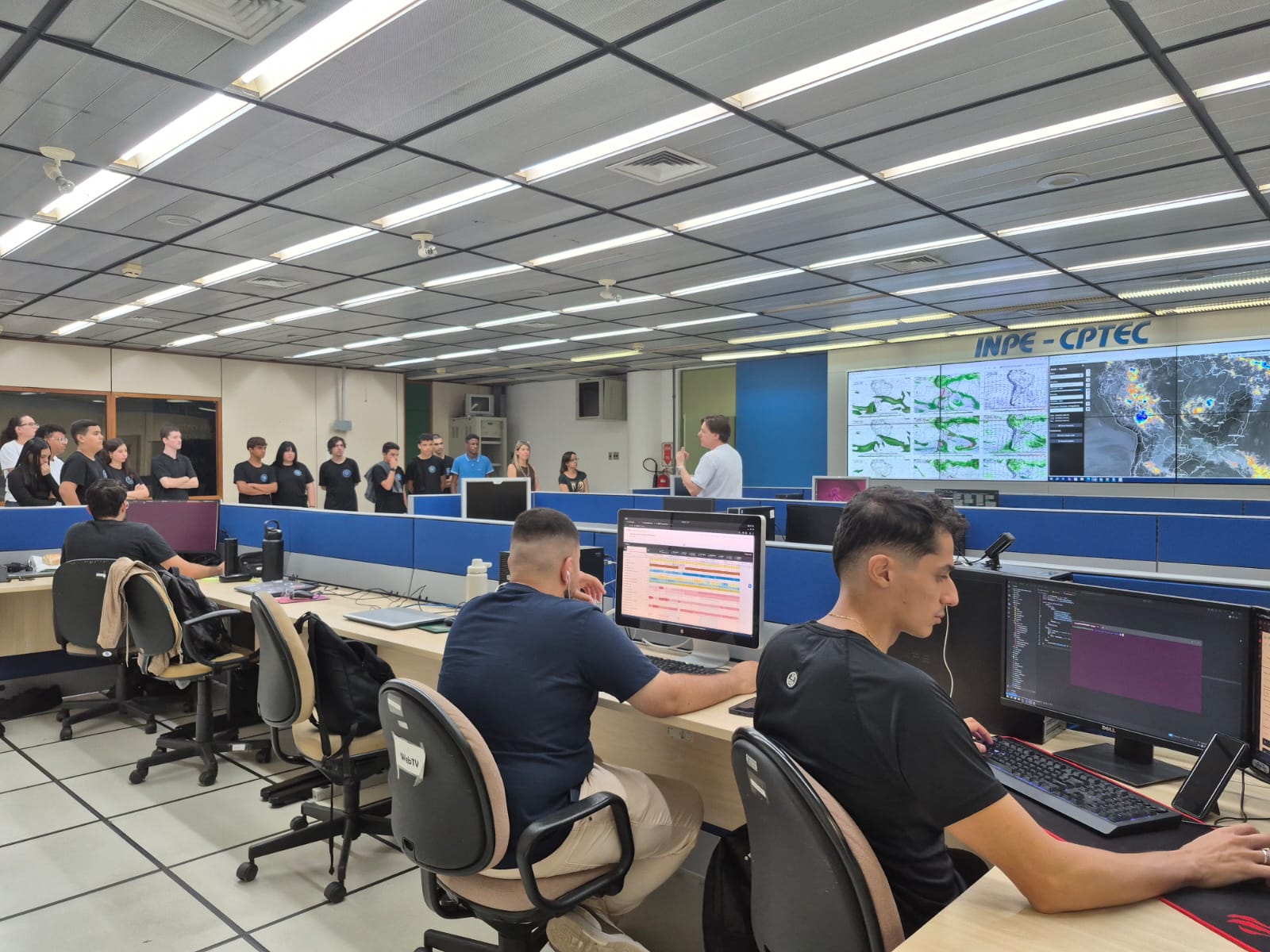 Visita EE Dinah Motta Runha da cidade de Guaratinguetá-SP